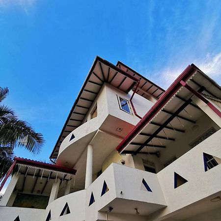 The Finz Hotel ฮิกคาดูวา ภายนอก รูปภาพ