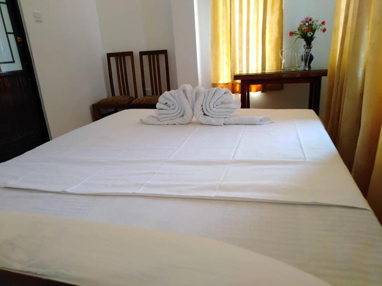 The Finz Hotel ฮิกคาดูวา ภายนอก รูปภาพ